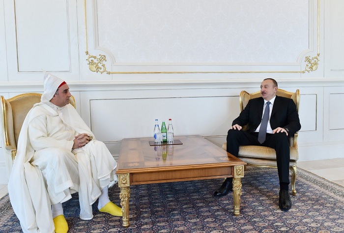 Le président de la République reçoit les lettres de créance du nouvel ambassadeur marocain